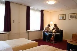 Crown Inn Eindhoven 3*,