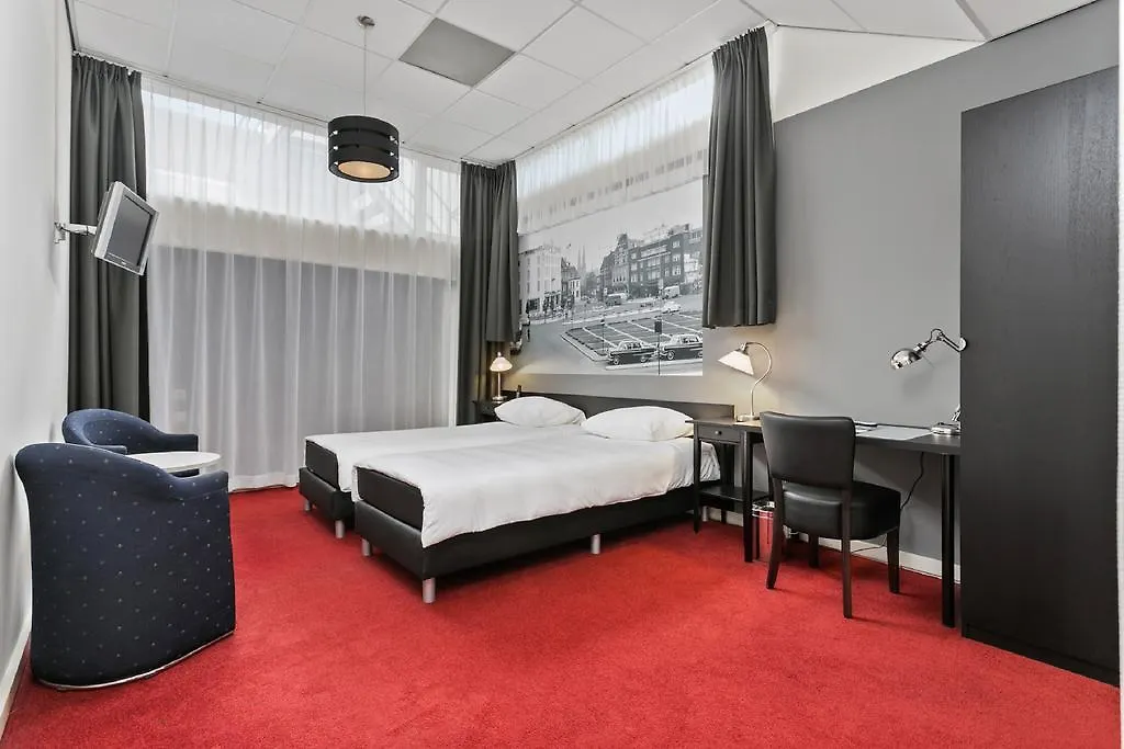 Crown Inn Eindhoven 3*,